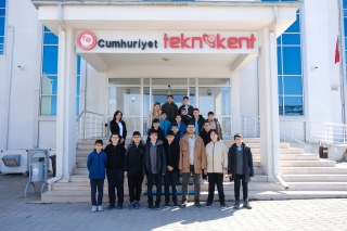 Sivas Zeki Hayran İmam Hatip Ortaokulu Öğrencileri Cumhuriyet Teknokent’i Ziyaret Etti