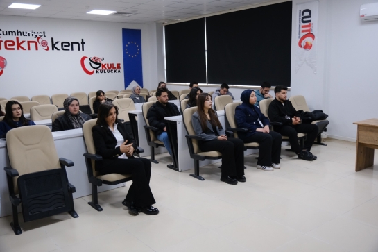 Sivas Cumhuriyet Üniversitesi Yönetim Bilişim Sistemleri Öğrenci Kulübü Cumhuriyet Teknokent’i Ziyaret Etti
