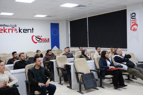 Küresel Rekabete Açılan Kapı: Yapay Zekâ ve Almanya Bilişim Pazarı